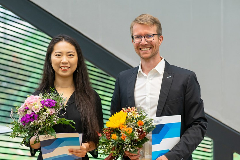 ©TU Dresden, IMB / S. Terpe: Frau Yaning Zhao und Herr Dr. Oliver Steinbock haben den Kurt-Beyer-Preis 2022 erhalten.